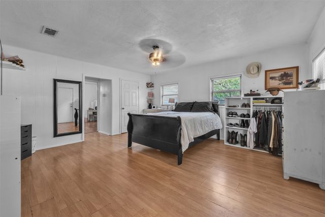 3017 Pueblo Trail, Lake Worth, TX 76135