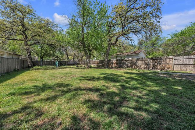 3017 Pueblo Trail, Lake Worth, TX 76135