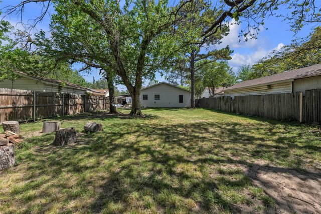 3017 Pueblo Trail, Lake Worth, TX 76135