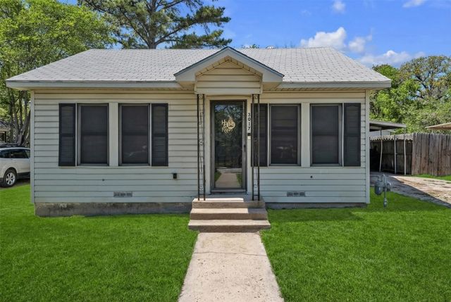 3017 Pueblo Trail, Lake Worth, TX 76135