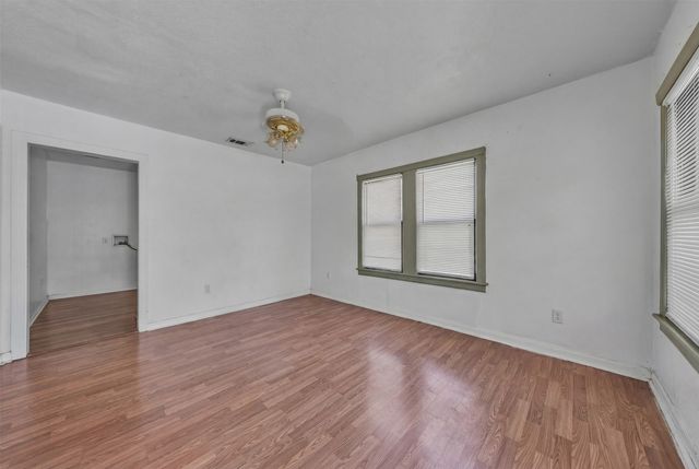 3017 Pueblo Trail, Lake Worth, TX 76135