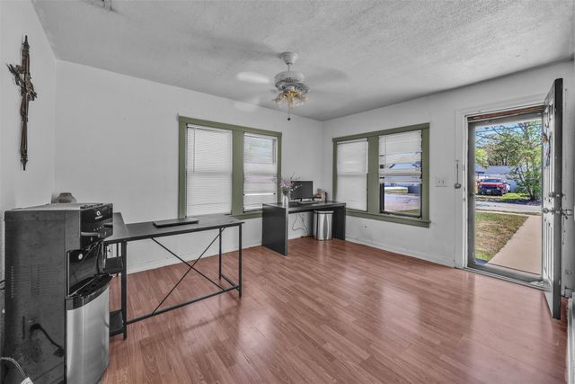 3017 Pueblo Trail, Lake Worth, TX 76135