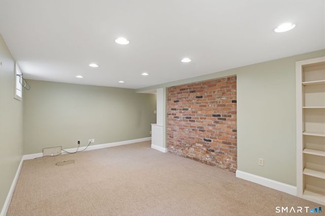 33 Byrd Road, Wethersfield, CT 06109