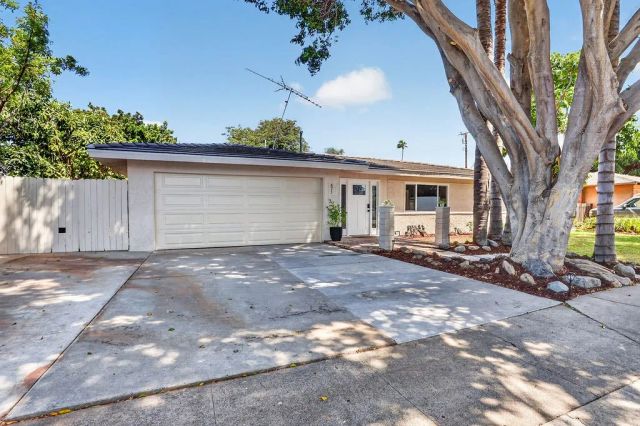 471 S Rosalind Drive, Orange, CA 92869