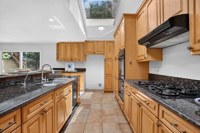 471 S Rosalind Drive, Orange, CA 92869