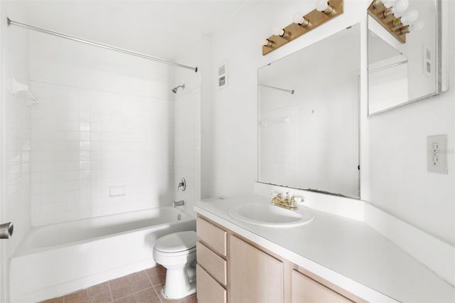 7320 WESTPOINTE BOULEVARD 533, Orlando, FL 32835