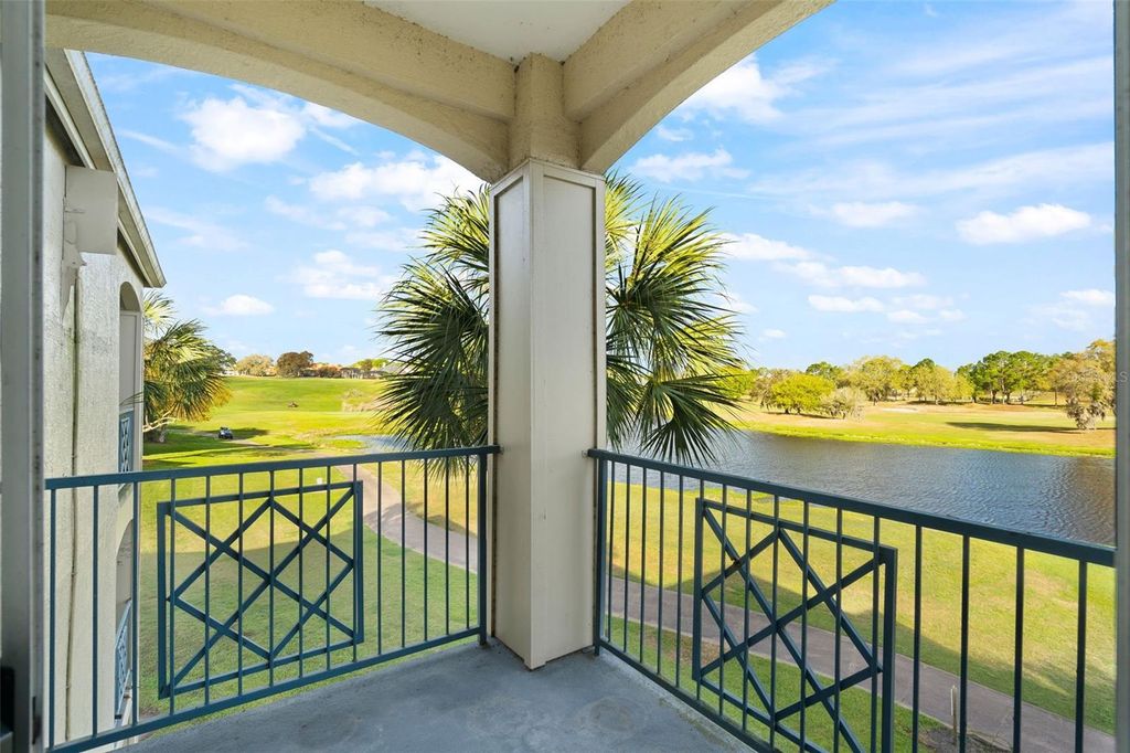 Image 12 of property listing at 7320 WESTPOINTE BOULEVARD 533, Orlando, FL 32835