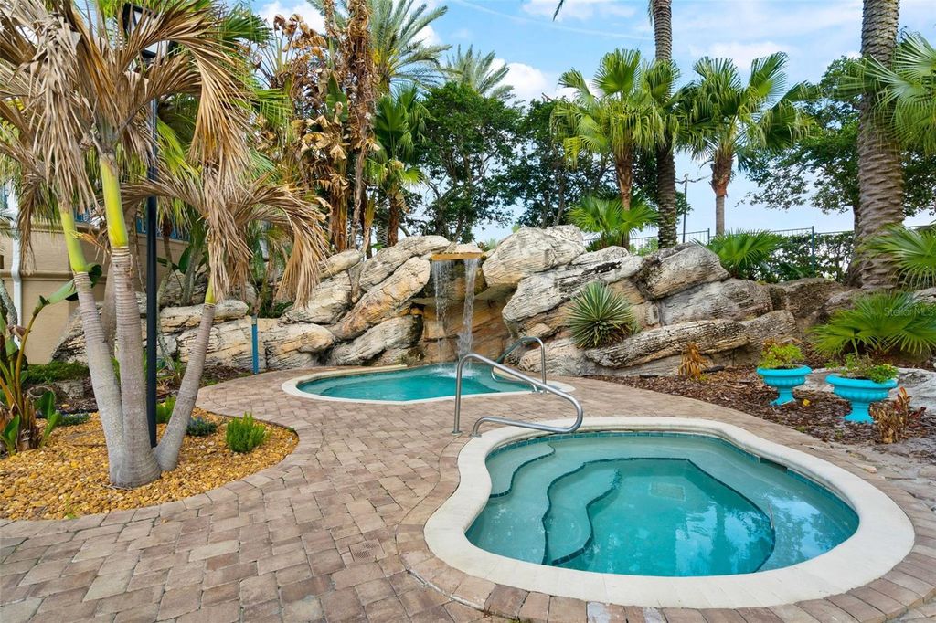 Image 34 of property listing at 7320 WESTPOINTE BOULEVARD 533, Orlando, FL 32835