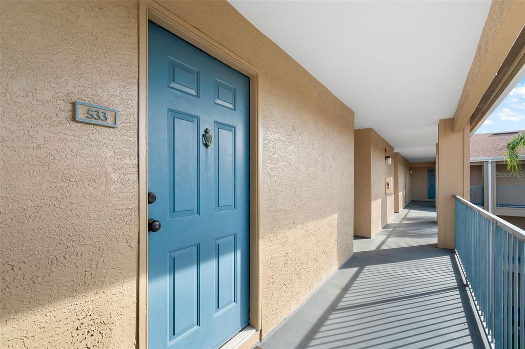 Image 8 of property listing at 7320 WESTPOINTE BOULEVARD 533, Orlando, FL 32835