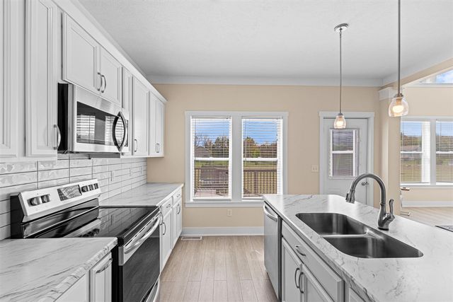 8534 E Barber Ridge Drive, Alto, MI 49302