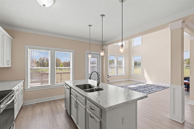 8534 E Barber Ridge Drive, Alto, MI 49302