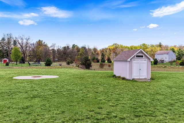 8534 E Barber Ridge Drive, Alto, MI 49302