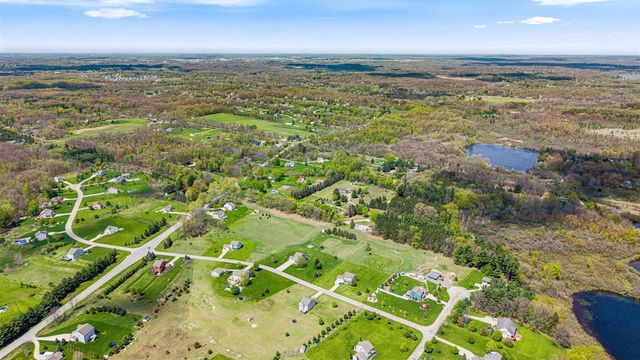8534 E Barber Ridge Drive, Alto, MI 49302