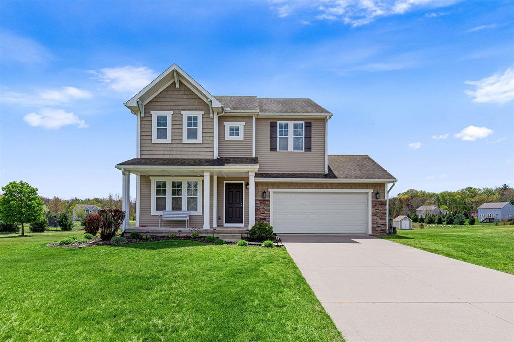 8534 E Barber Ridge Drive, Alto, MI 49302