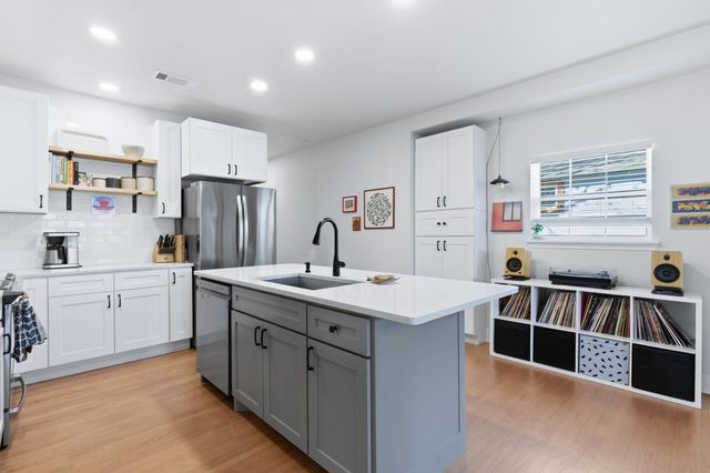 2410 Catherine Street, Dallas, TX 75211