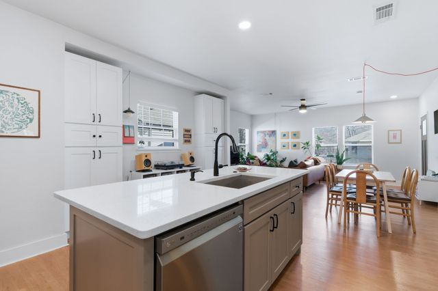 2410 Catherine Street, Dallas, TX 75211