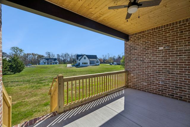 64 Blairmont Ct, Winchester, TN 37398