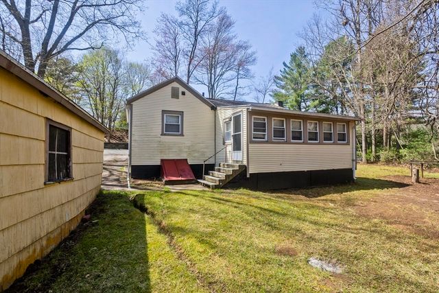 234 Mapleshade Ave, East Longmeadow, MA 01028