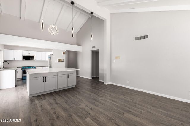 5776 N SCOTTSDALE Road, Paradise Valley, AZ 85253