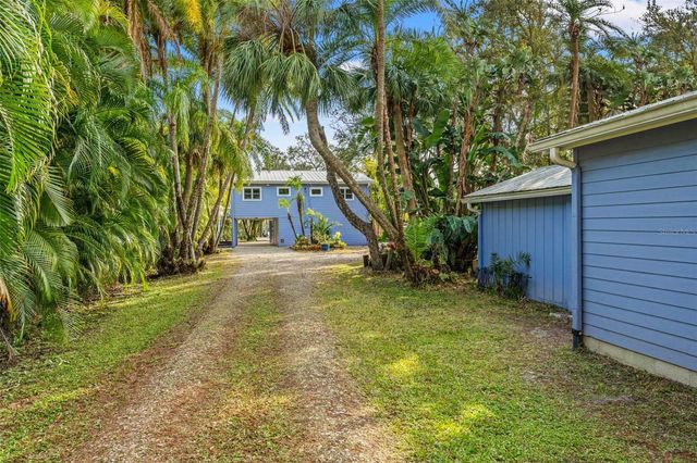 906 W HENRY AVENUE, Tampa, FL 33604