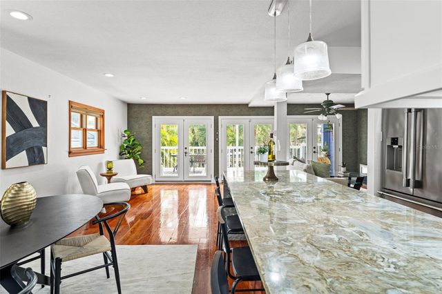 906 W HENRY AVENUE, Tampa, FL 33604