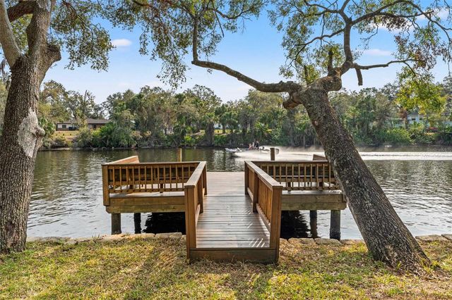 906 W HENRY AVENUE, Tampa, FL 33604