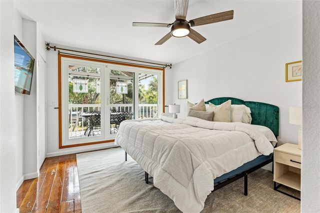 906 W HENRY AVENUE, Tampa, FL 33604