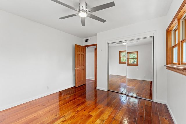 906 W HENRY AVENUE, Tampa, FL 33604