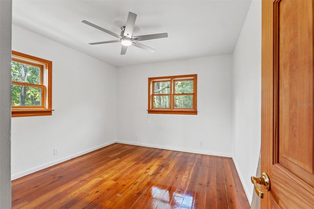 906 W HENRY AVENUE, Tampa, FL 33604
