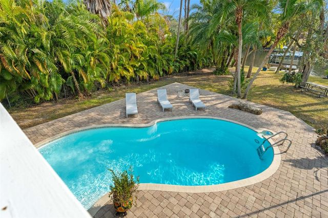 906 W HENRY AVENUE, Tampa, FL 33604