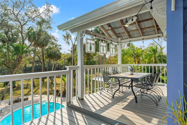 906 W HENRY AVENUE, Tampa, FL 33604