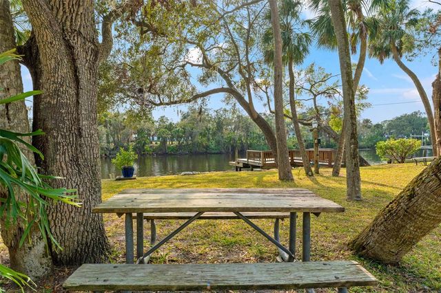 906 W HENRY AVENUE, Tampa, FL 33604