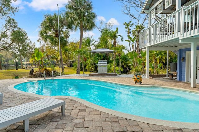 906 W HENRY AVENUE, Tampa, FL 33604