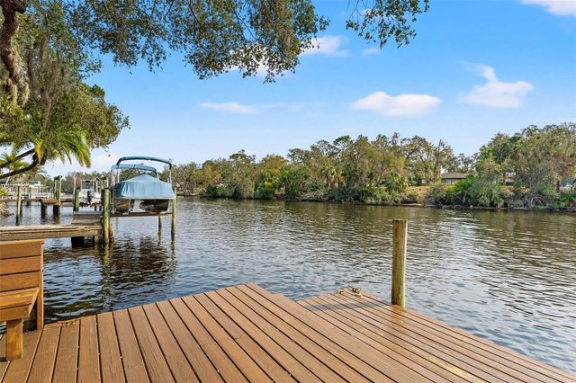 906 W HENRY AVENUE, Tampa, FL 33604