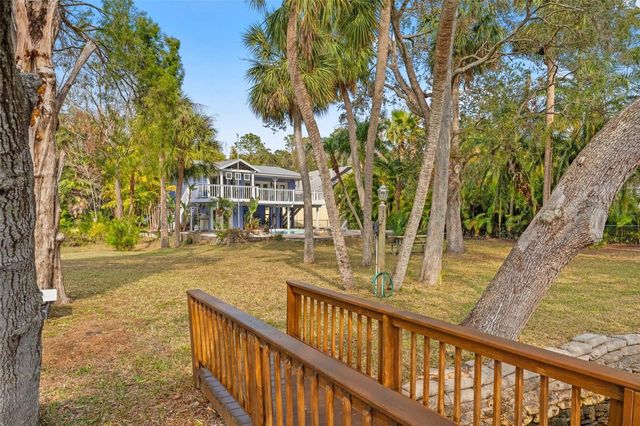 906 W HENRY AVENUE, Tampa, FL 33604