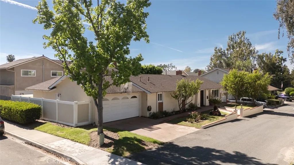 22701 Islamare Lane, Lake Forest, CA 92630