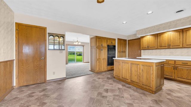 5589 22nd Avenue Trail, Vinton, IA 52349