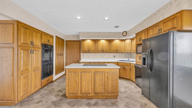 5589 22nd Avenue Trail, Vinton, IA 52349