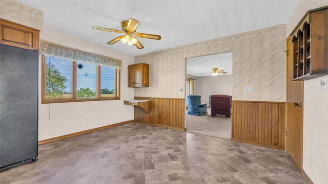 5589 22nd Avenue Trail, Vinton, IA 52349