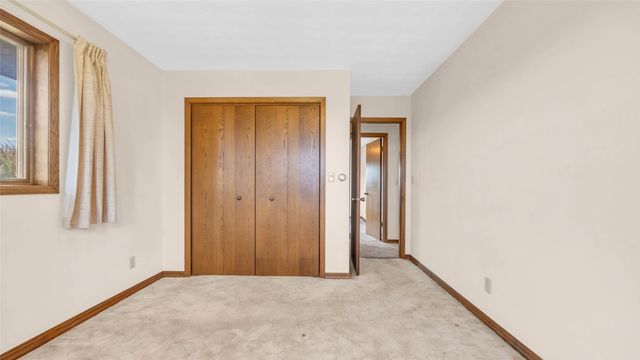 5589 22nd Avenue Trail, Vinton, IA 52349