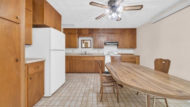 5589 22nd Avenue Trail, Vinton, IA 52349