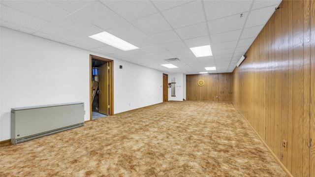 5589 22nd Avenue Trail, Vinton, IA 52349