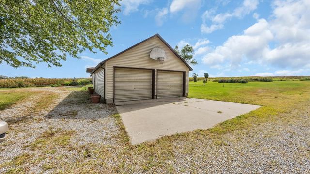 5589 22nd Avenue Trail, Vinton, IA 52349