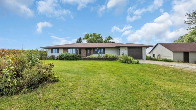 5589 22nd Avenue Trail, Vinton, IA 52349