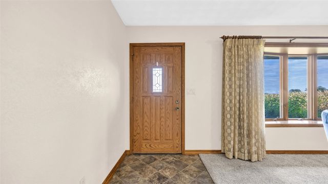 5589 22nd Avenue Trail, Vinton, IA 52349