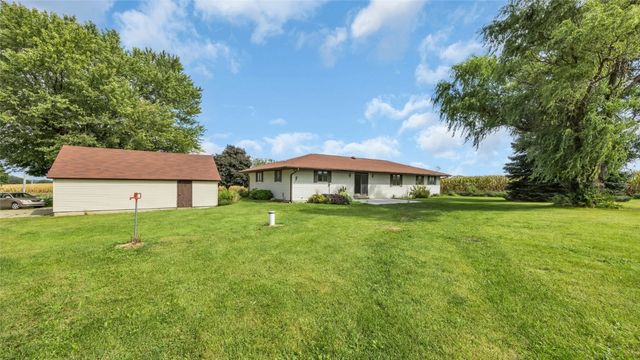 5589 22nd Avenue Trail, Vinton, IA 52349