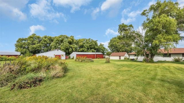 5589 22nd Avenue Trail, Vinton, IA 52349