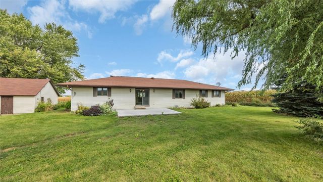 5589 22nd Avenue Trail, Vinton, IA 52349