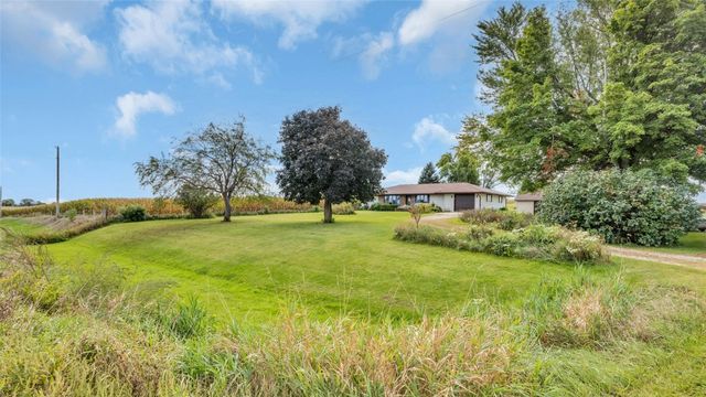 5589 22nd Avenue Trail, Vinton, IA 52349