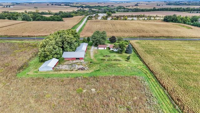 5589 22nd Avenue Trail, Vinton, IA 52349